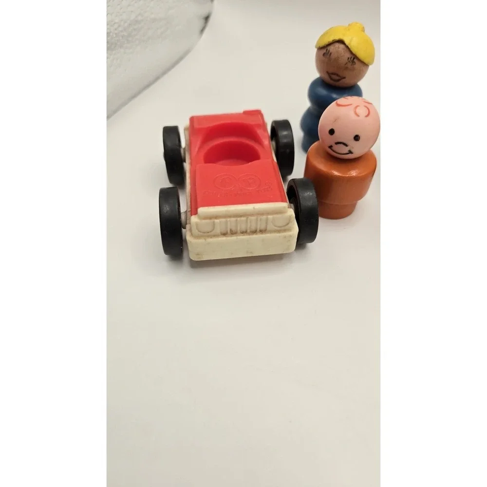 Vintage Fisher Price Little People Red Car Lot Wood Figures Dog Bert Ernie